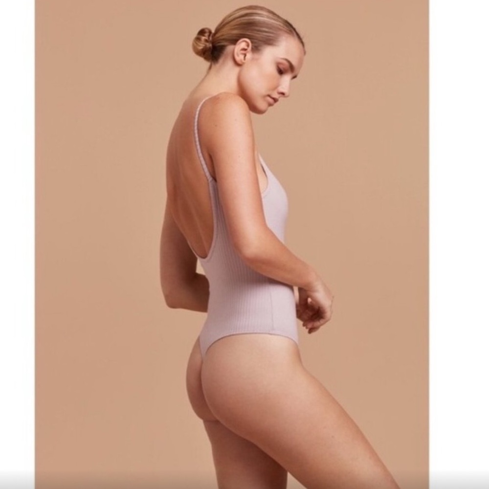 Ribbed Scoop-Back Bodysuit in Light Lavender
